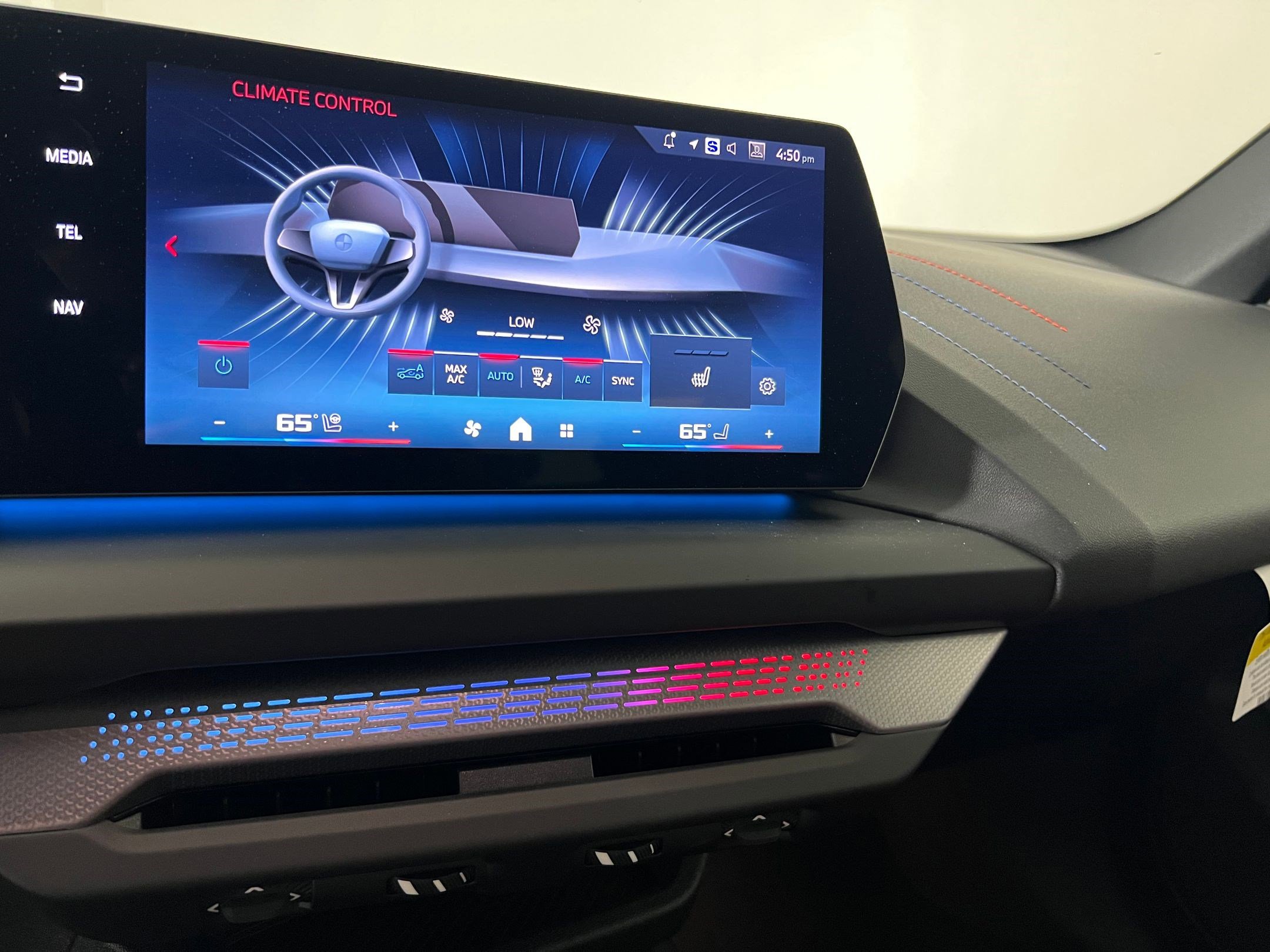 Used 2025 BMW M235i xDrive w/ Premium Package image 28