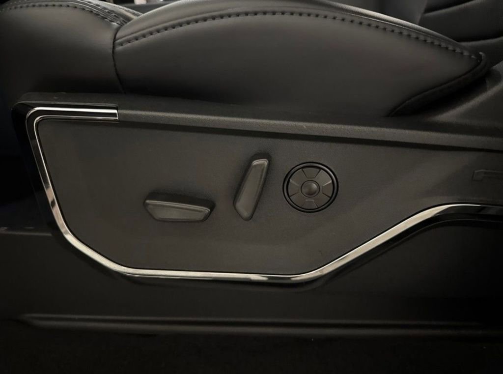 New 2026 Ford F450 Platinum w/ FX4 Off-Road Package image 29