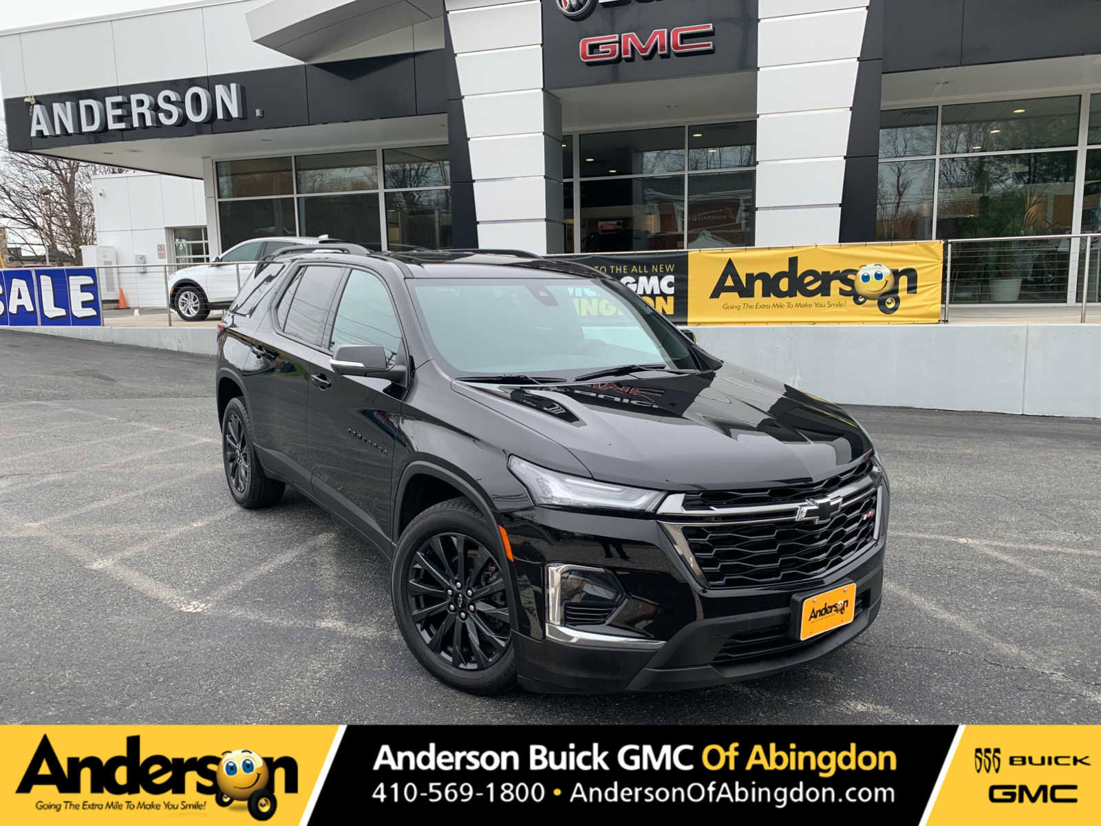 Used 2023 Chevrolet Traverse RS image 1