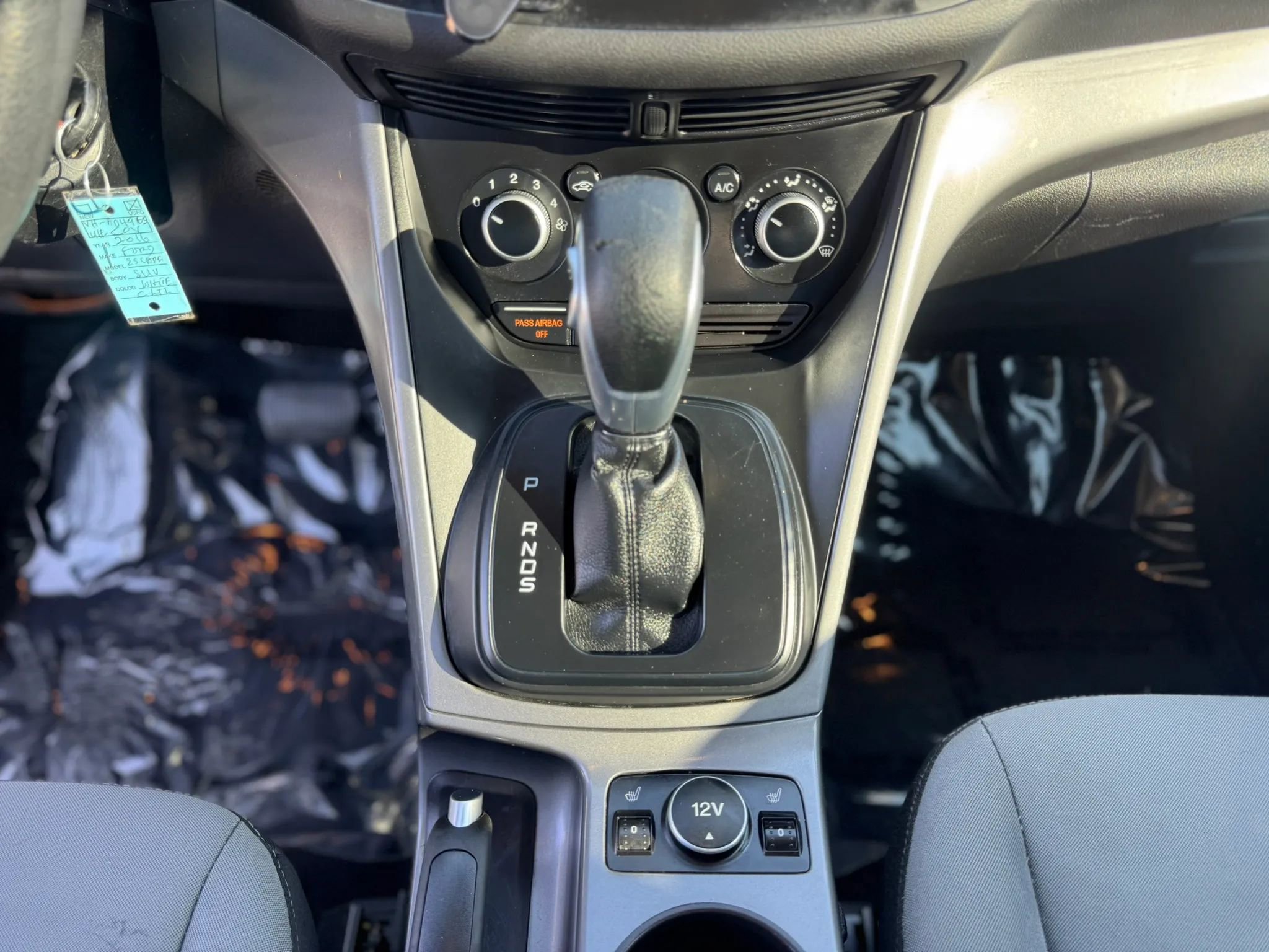 Used 2016 Ford Escape SE w/ SE Cold Weather Package AWD/4WD image 17