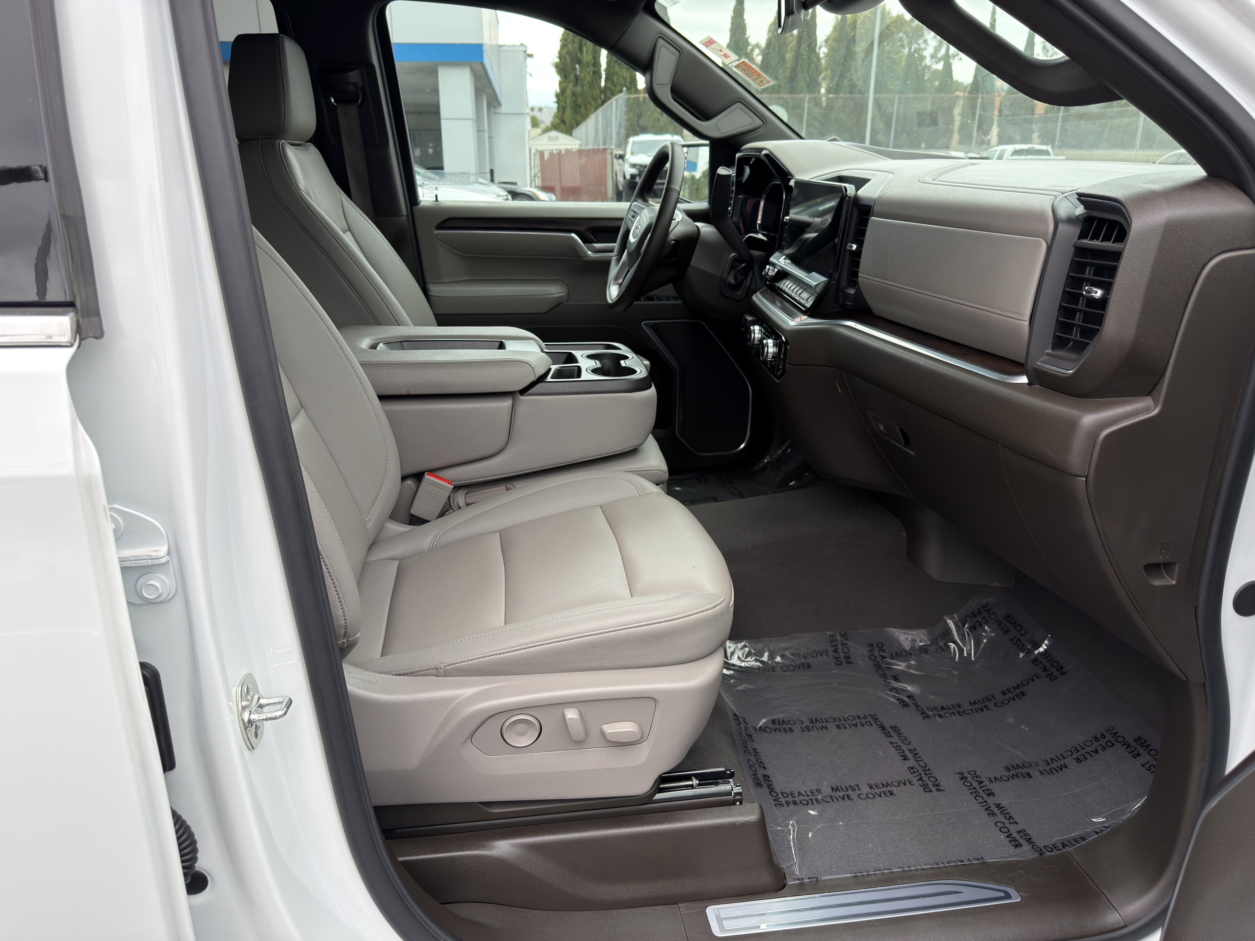 Used 2026 GMC Sierra 1500 SLT RWD image 10
