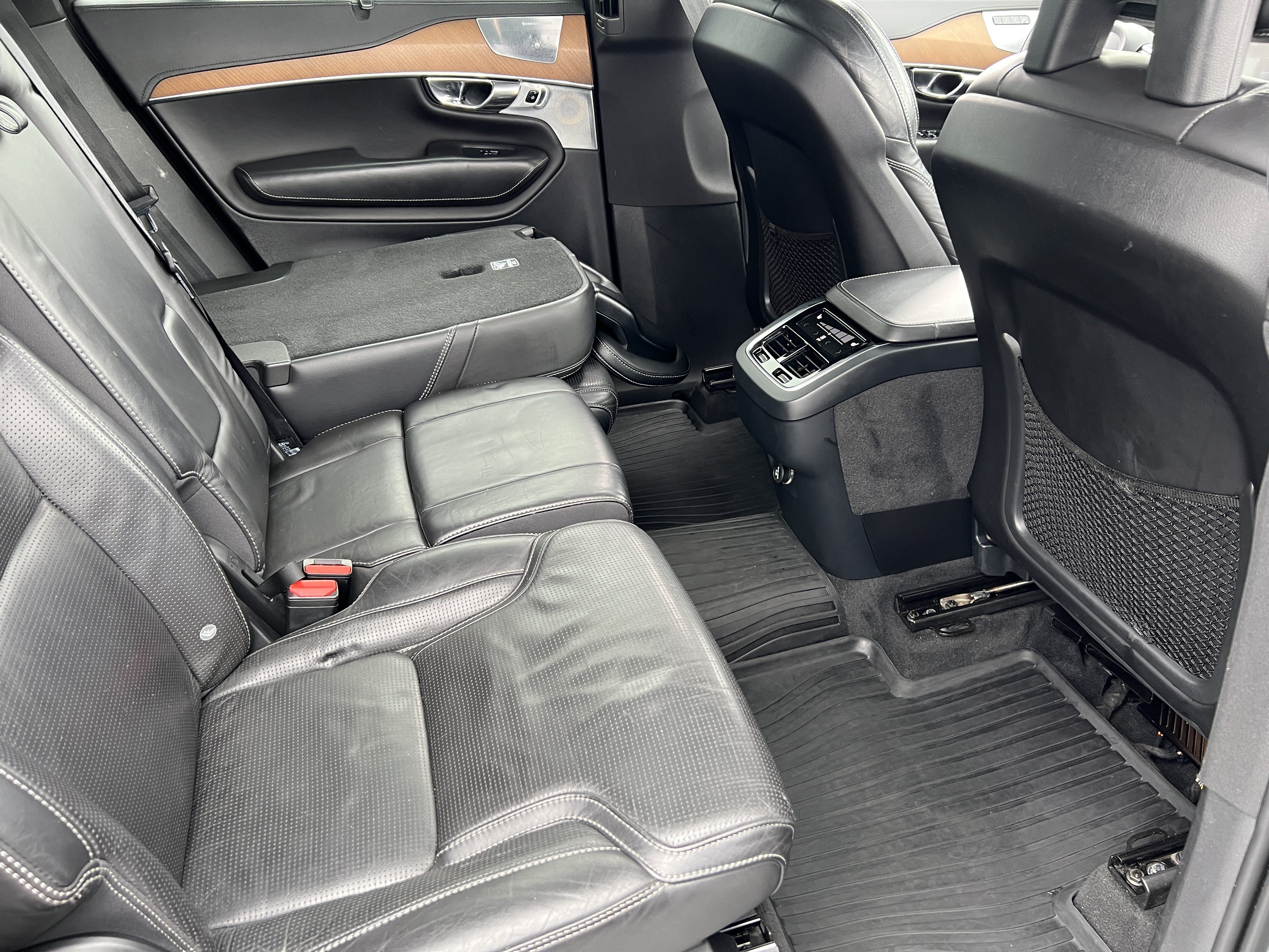 Used 2016 Volvo XC90 T6 Inscription w/ Vision Package AWD/4WD image 24