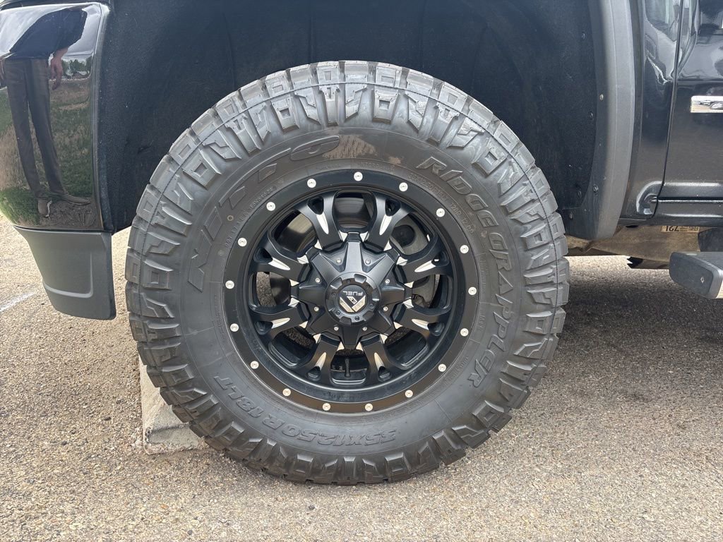 Used 2018 GMC Sierra 2500 Denali w/ Duramax Plus Package AWD/4WD image 10