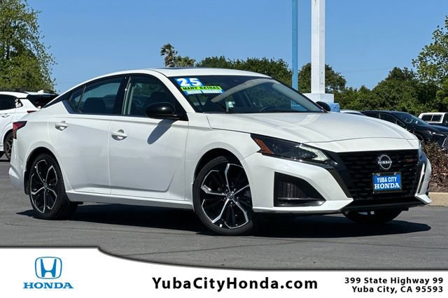 Used 2025 Nissan Altima 2.5 SR w/ SR Premium Package FWD image 1