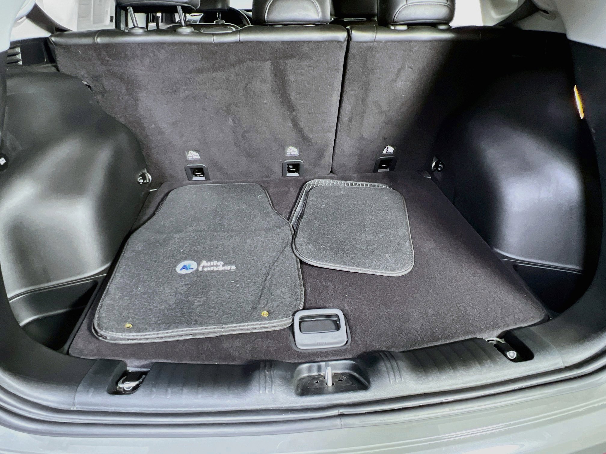 Used 2022 Jeep Compass Trailhawk w/ Trailhawk Convenience Group image 23