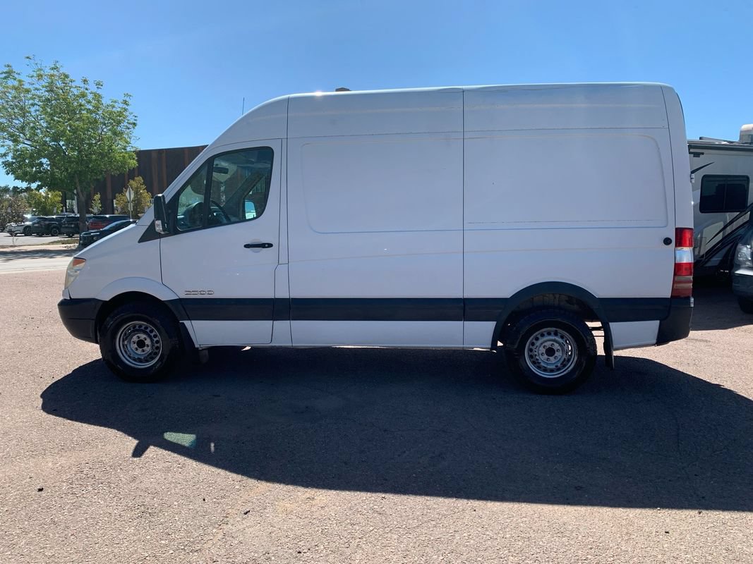 Used 2007 Dodge Sprinter 2500 RWD image 4
