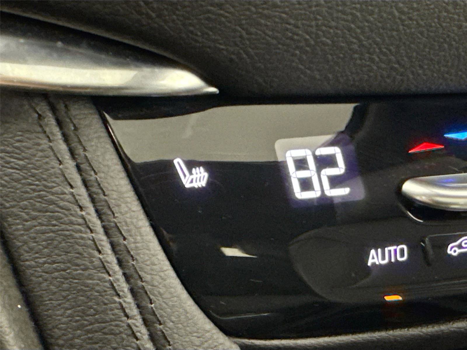 Used 2025 Cadillac XT5 Premium Luxury image 32