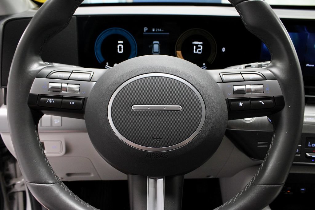 Certified 2025 Hyundai Kona SEL FWD image 32