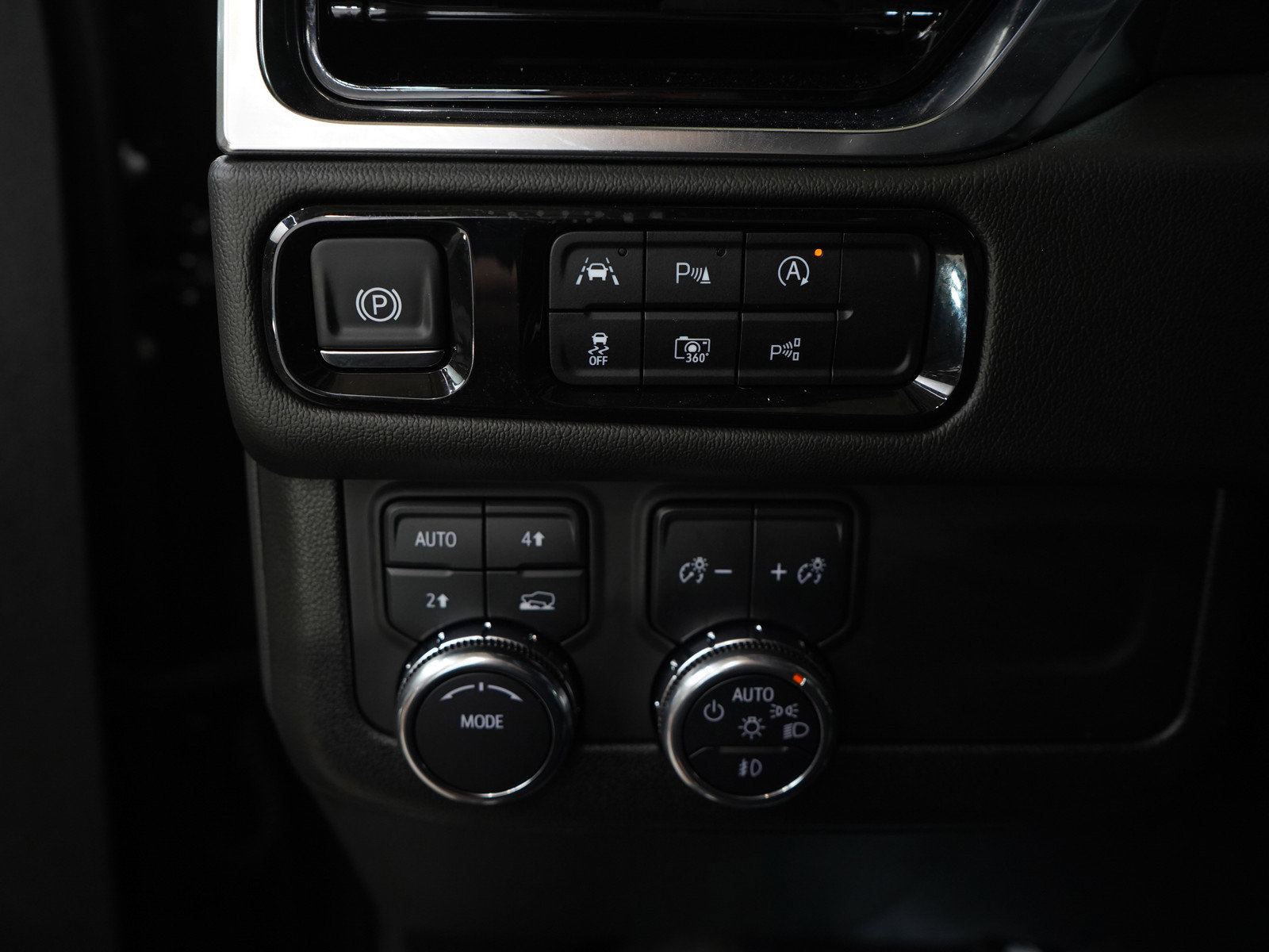 Used 2025 GMC Yukon XL Denali image 26