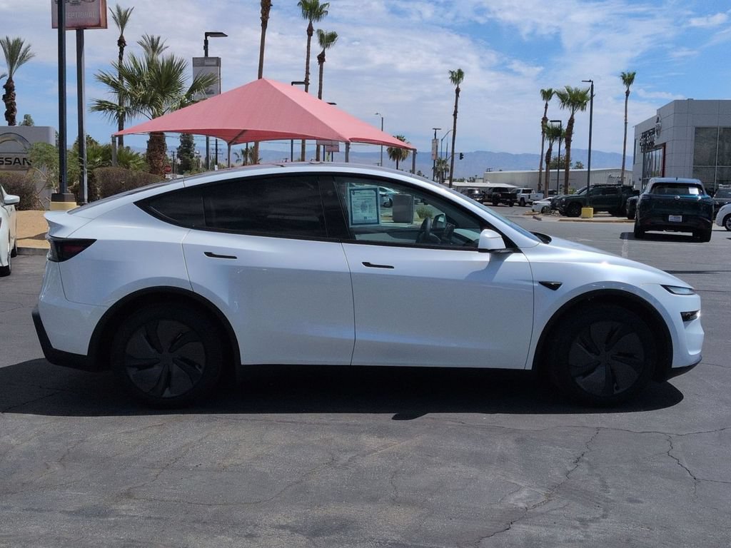 Used 2026 Tesla Model Y 2WD image 5