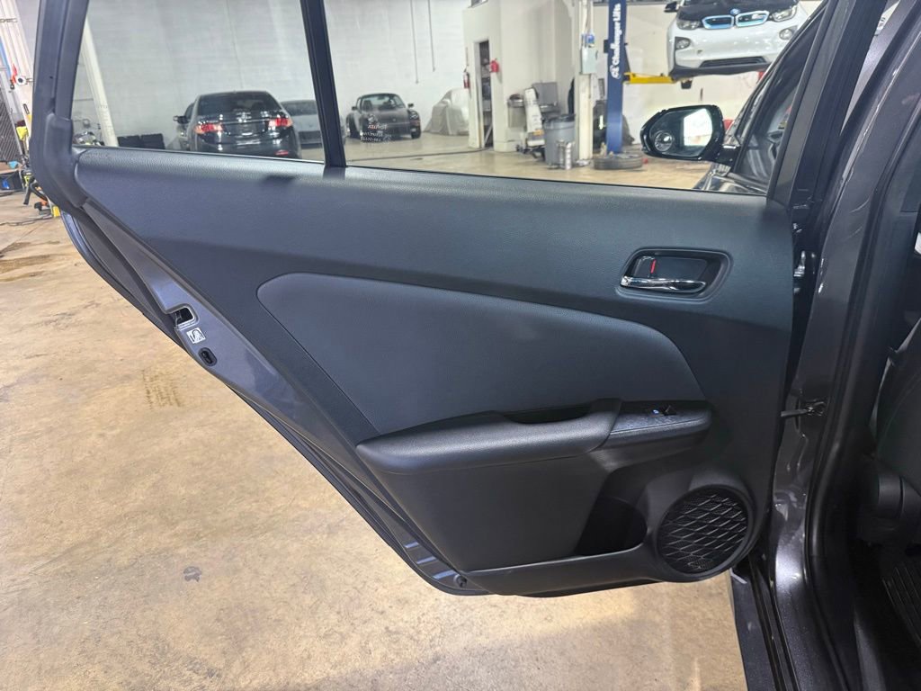 Used 2017 Toyota Prius Three w/ Advanced Technology Package image 24