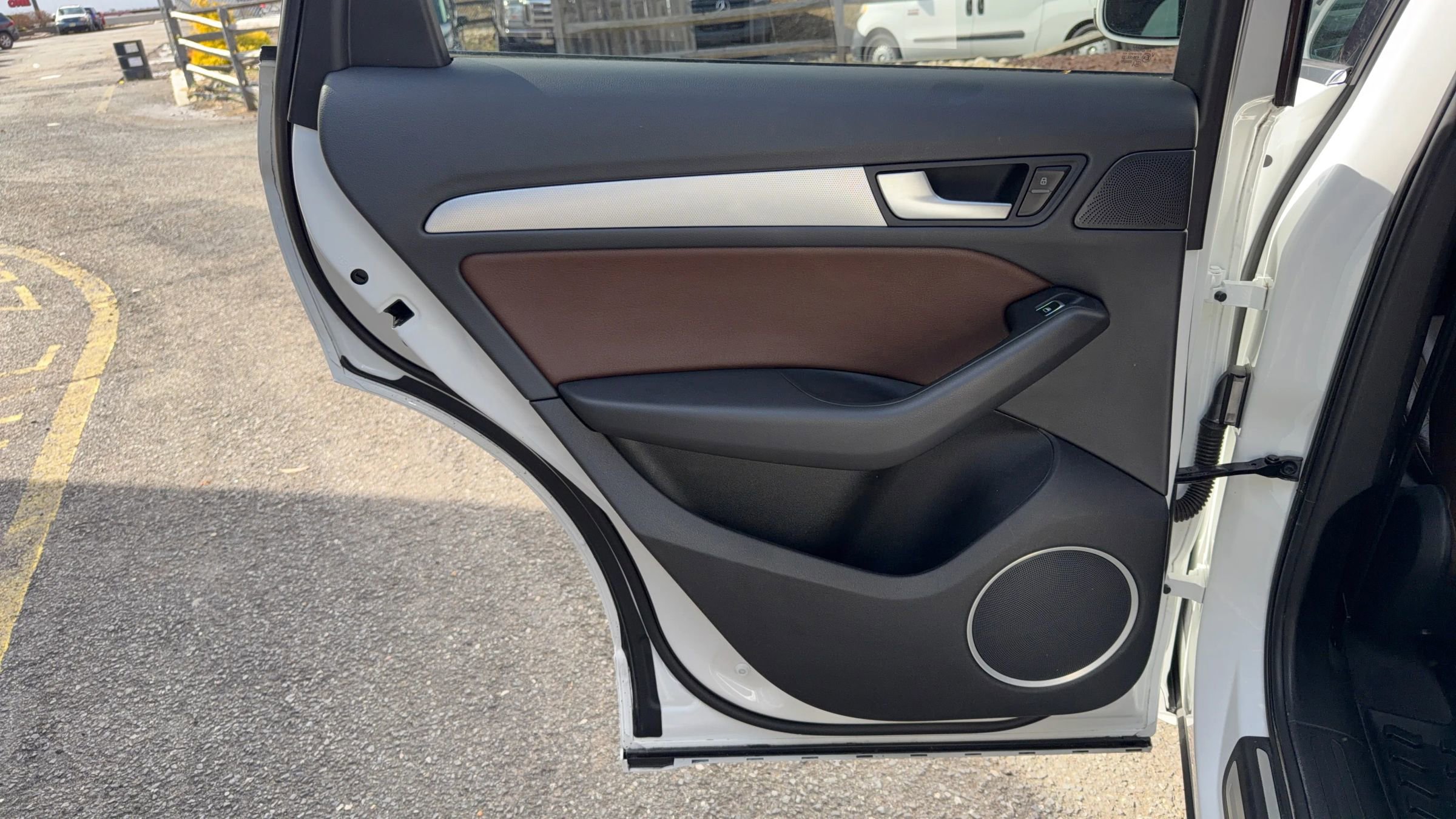 Used 2017 Audi Q5 2.0T Premium Plus w/ Technology Package image 14