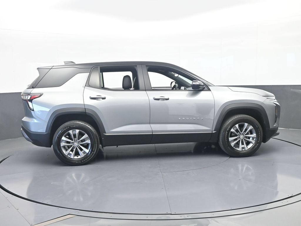 Used 2025 Chevrolet Equinox LT FWD image 7