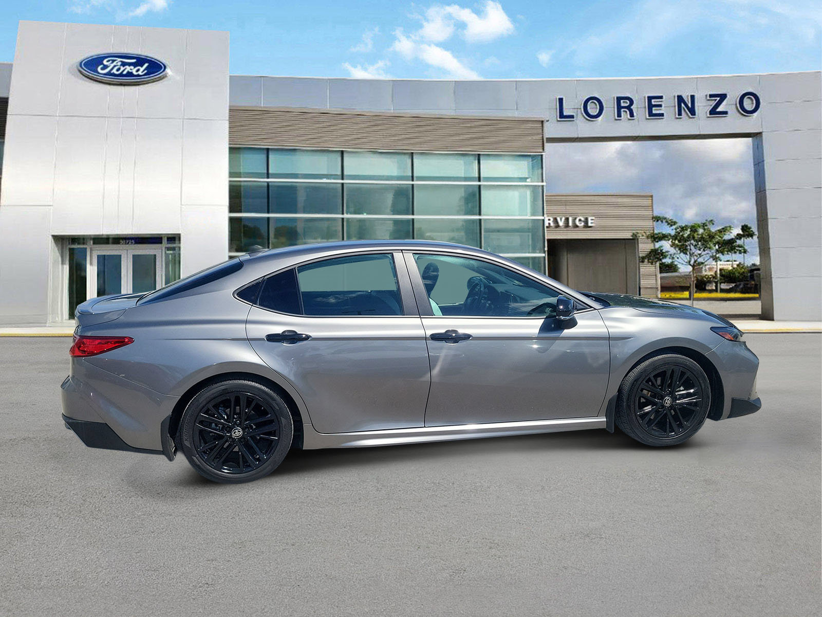 Used 2025 Toyota Camry SE FWD image 4