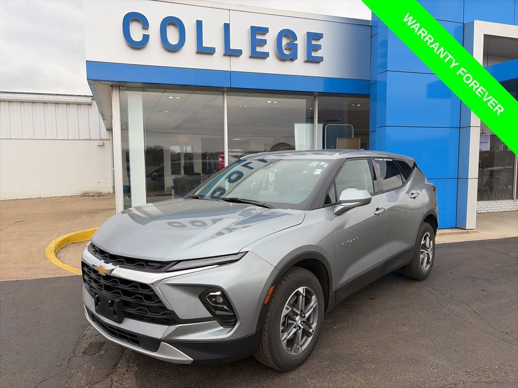 Used 2025 Chevrolet Blazer LT image 1