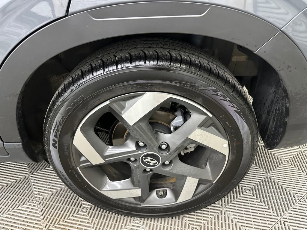 Used 2026 Hyundai Venue SEL FWD image 19