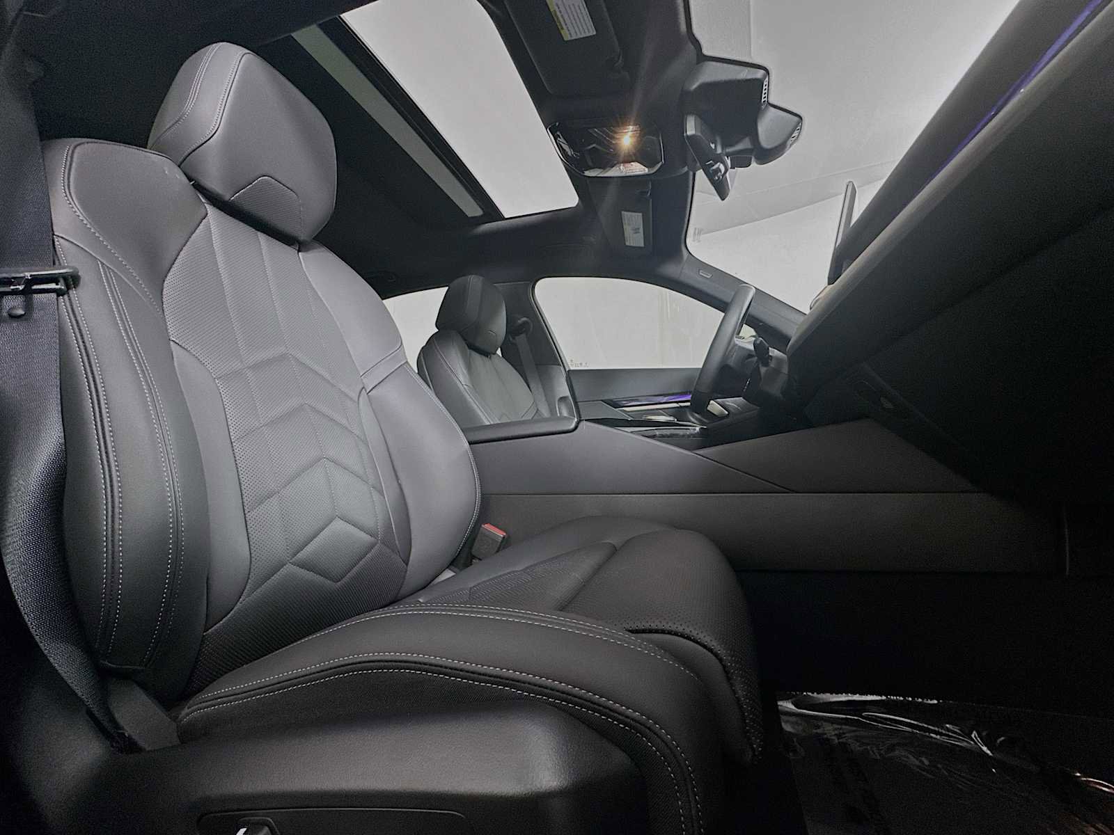 Used 2025 BMW i5 eDrive40i w/ Premium Package image 27