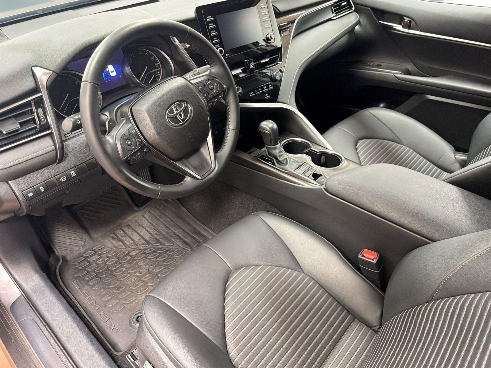 Used 2024 Toyota Camry SE AWD/4WD image 4