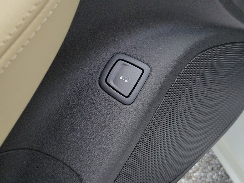 Used 2023 Cadillac CT5 Premium Luxury RWD image 21