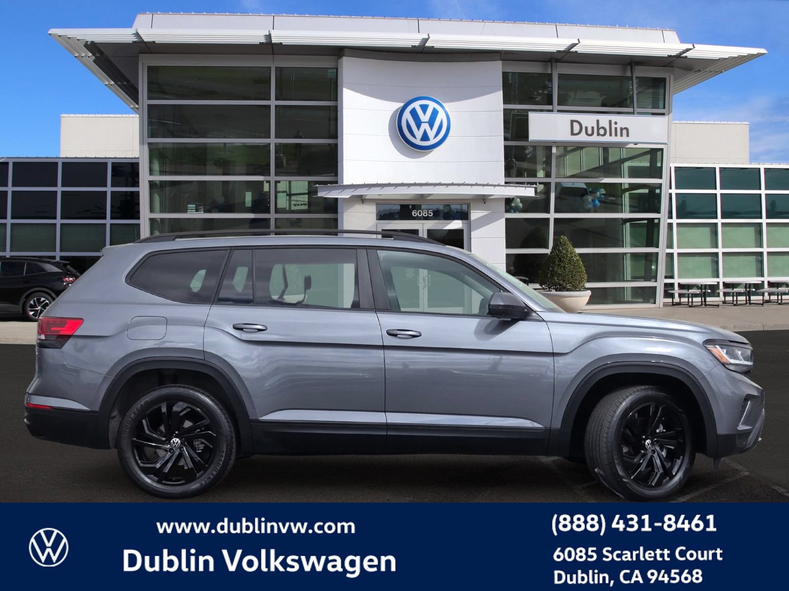 Certified 2023 Volkswagen Atlas SE w/ Panoramic Sunroof Package AWD/4WD image 3