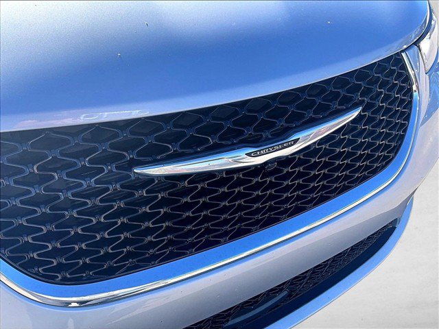 Used 2026 Chrysler Pacifica Select FWD image 27