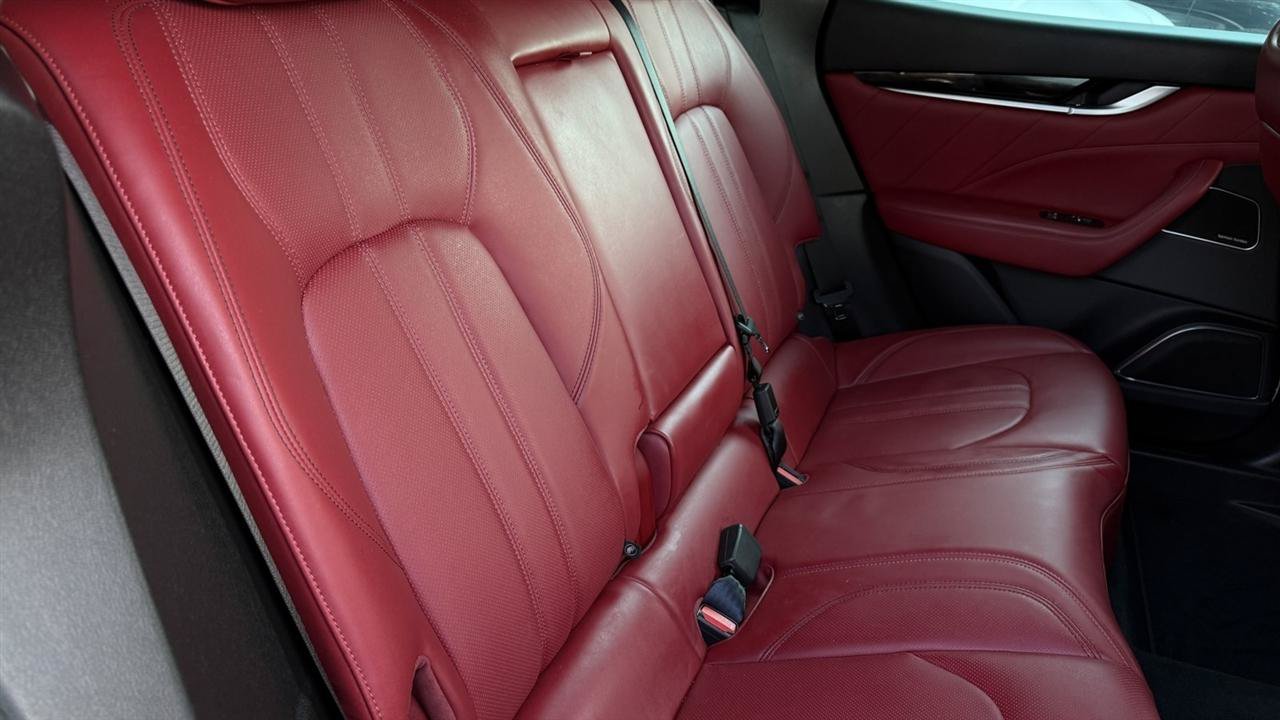 Used 2023 Maserati Levante GT AWD/4WD image 38