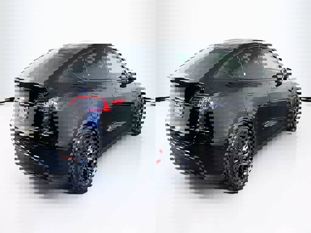 Used 2024 Tesla Model Y Performance image 24