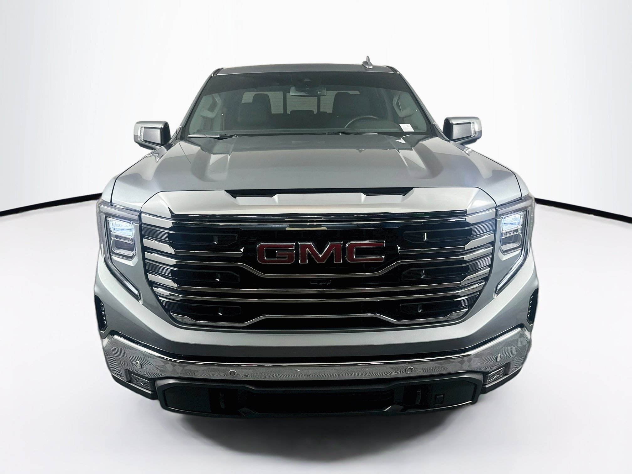 Used 2025 GMC Sierra 1500 SLT w/ SLT Premium Plus Package AWD/4WD image 2