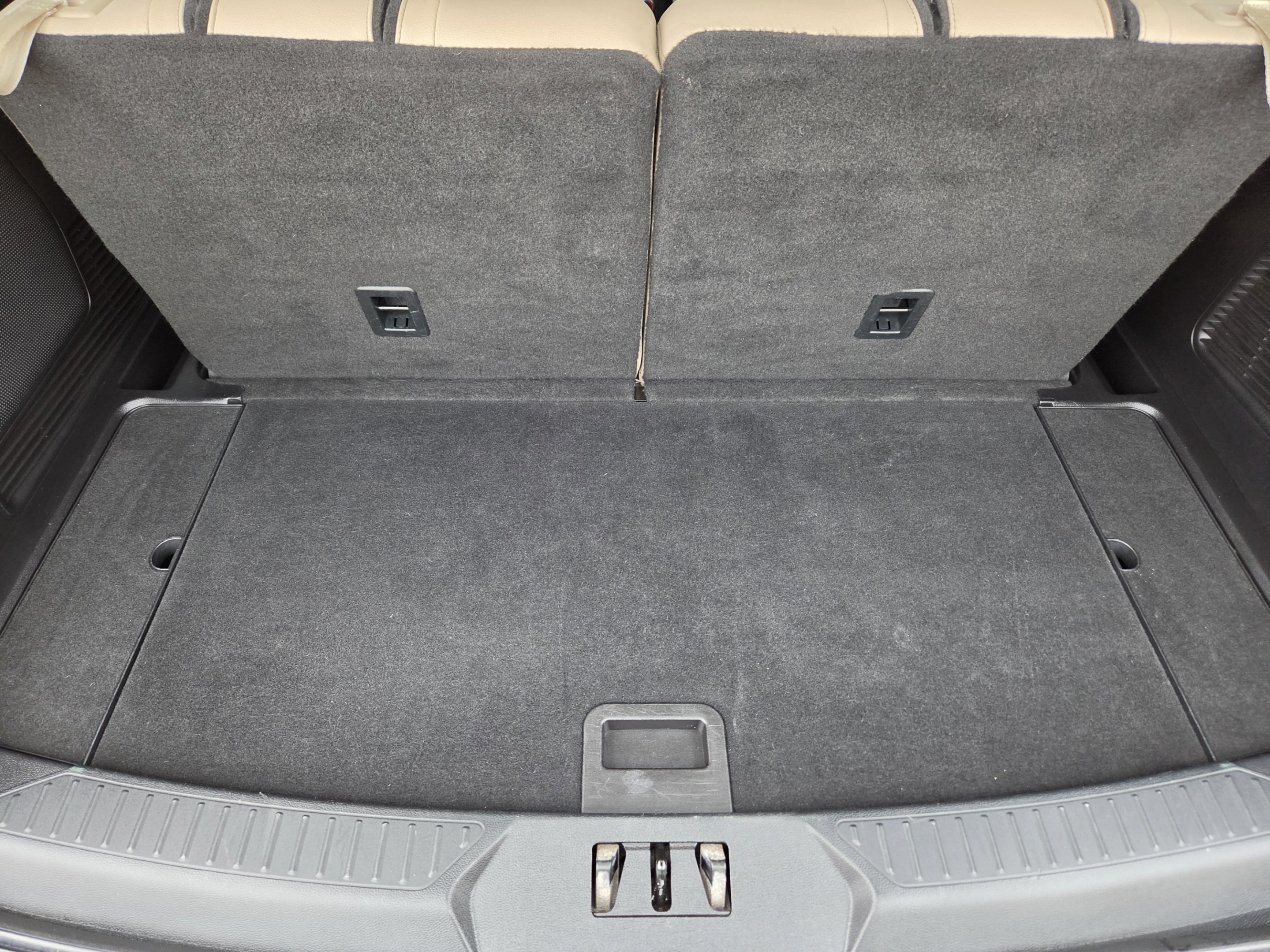 Used 2020 Ford Explorer Limited RWD image 32