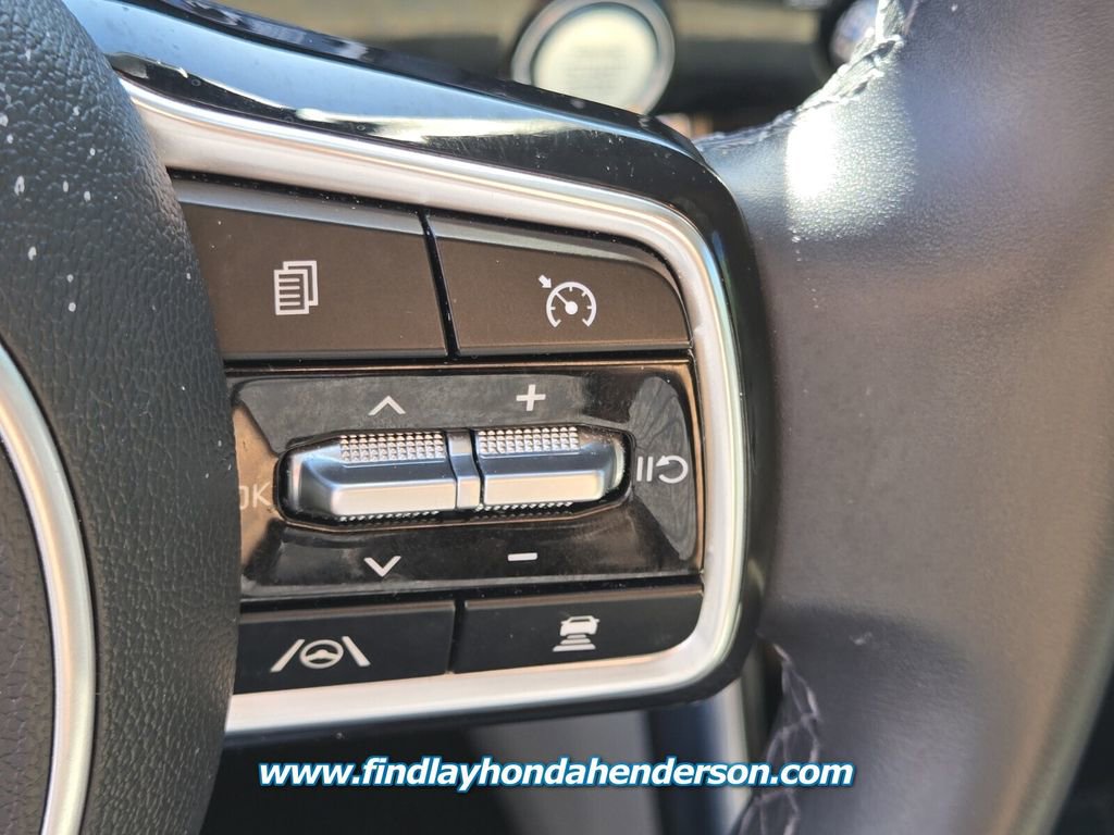 Used 2024 Kia Carnival EX FWD image 26