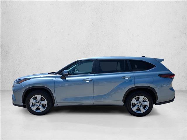 Certified 2024 Toyota Highlander LE FWD image 9