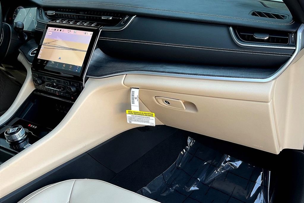 New 2025 Jeep Grand Cherokee Limited image 21