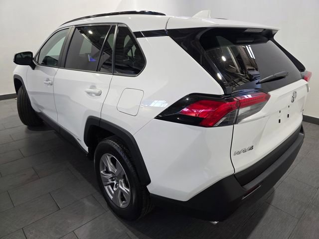 Used 2025 Toyota RAV4 XLE AWD/4WD image 3