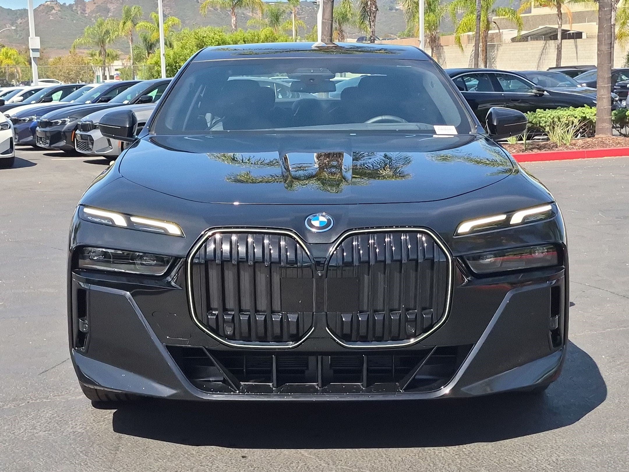 Used 2025 BMW i7 eDrive50 w/ M Sport Package RWD image 3