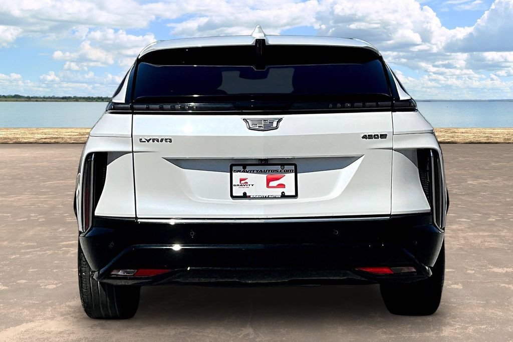 Used 2024 Cadillac Lyriq Luxury RWD image 5