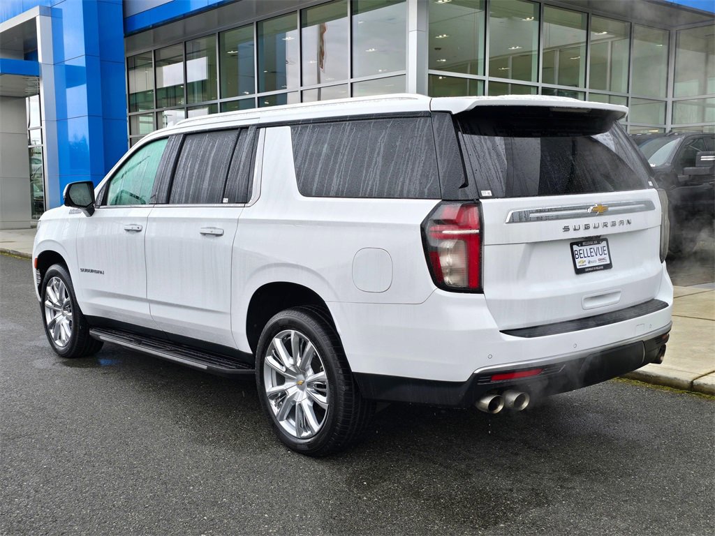 Used 2022 Chevrolet Suburban High Country image 3