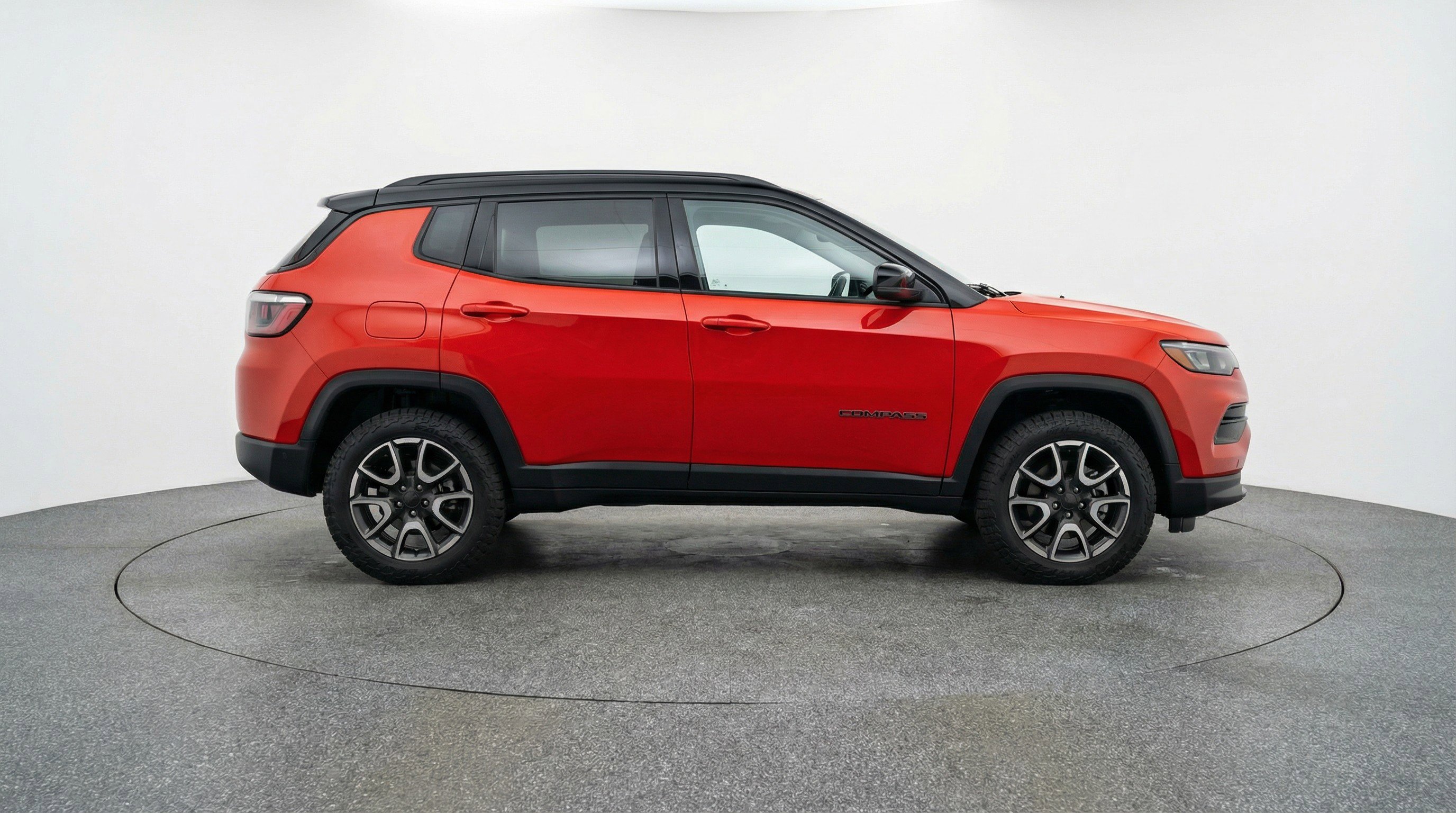 Used 2025 Jeep Compass Trailhawk AWD/4WD image 11