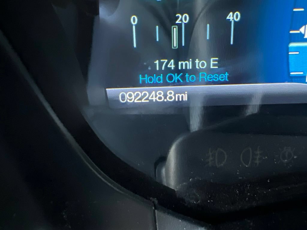 Used 2016 Ford Expedition XLT w/ Equipment Group 202A AWD/4WD image 10