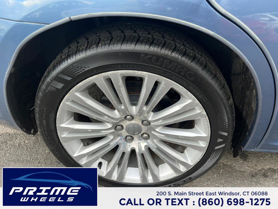 Used 2011 Chrysler 300 Limited image 23