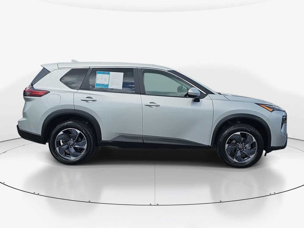Used 2025 Nissan Rogue SV FWD image 5