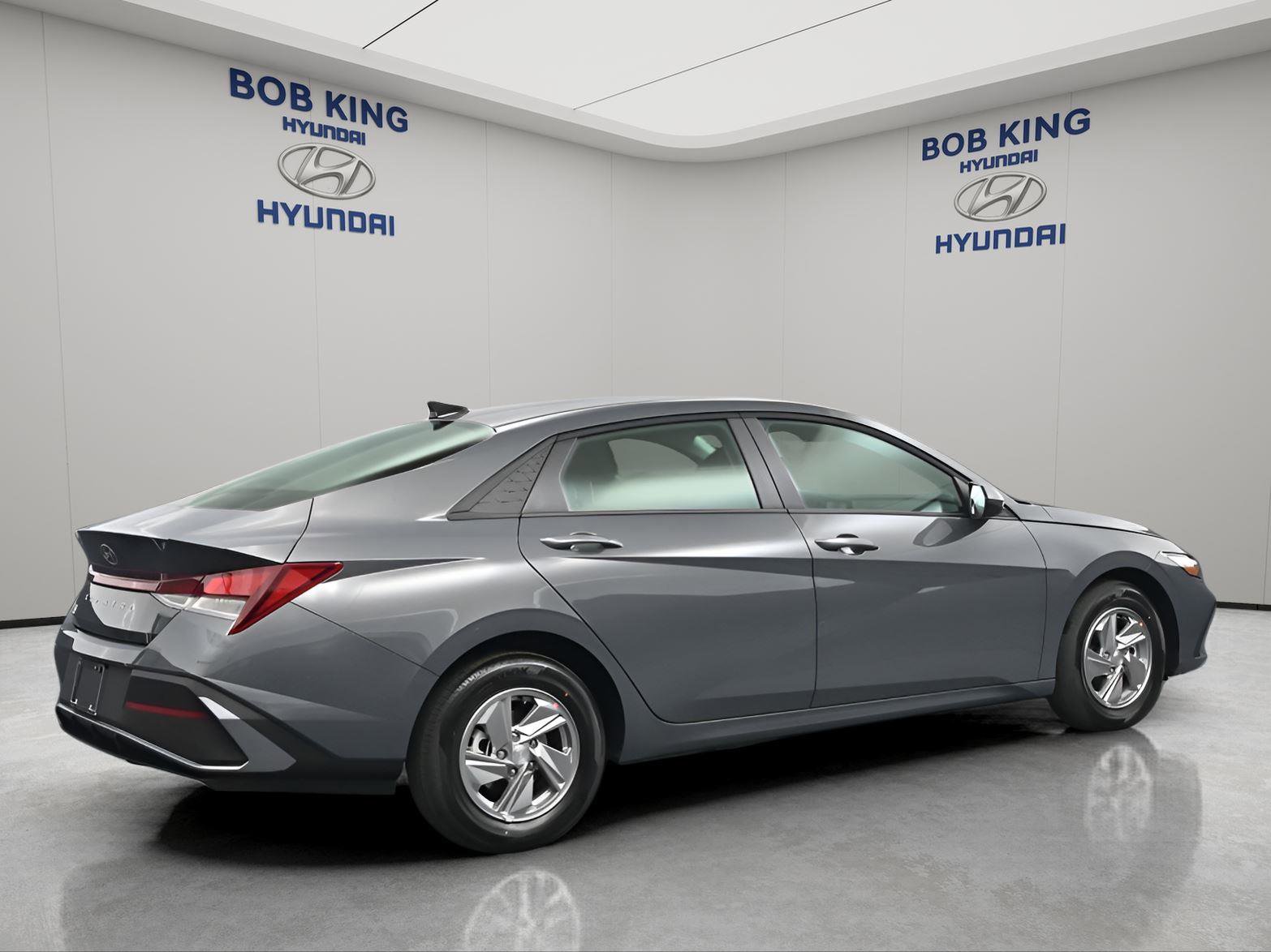 New 2026 Hyundai Elantra SE image 4