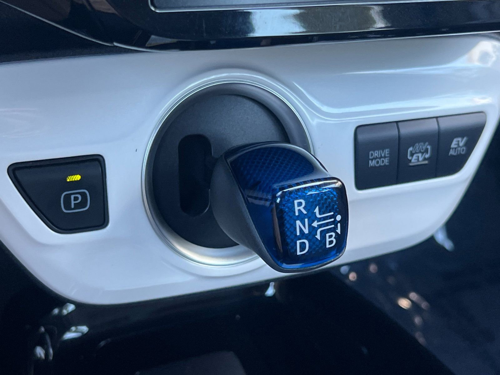 Used 2019 Toyota Prius Prime Advanced FWD image 22