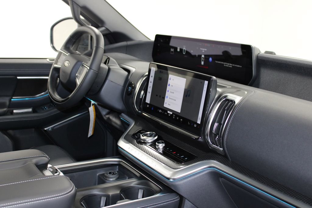 New 2025 Ford Expedition Platinum w/ Stealth Performance Package image 33