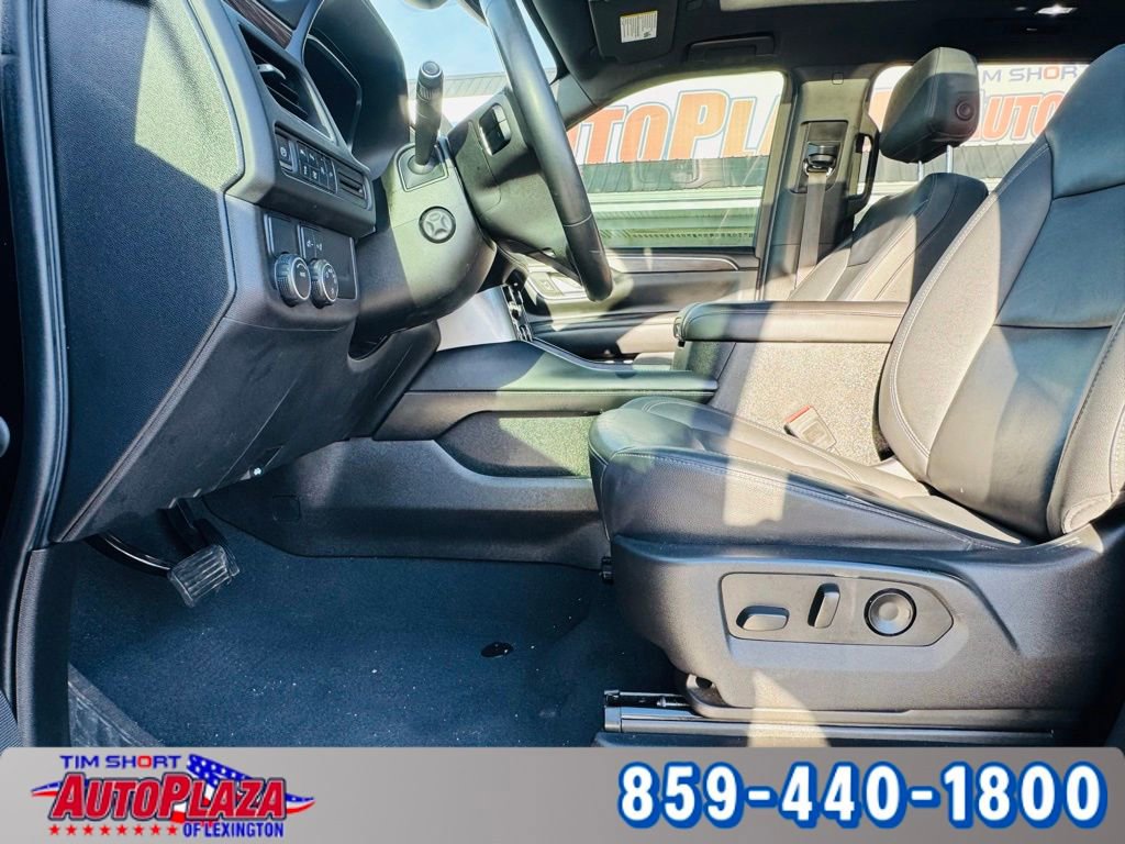 Used 2022 Chevrolet Suburban LT w/ Luxury Package image 44