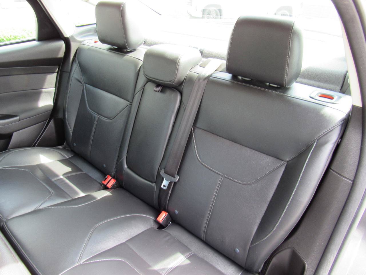 Used 2017 Ford Focus Titanium FWD image 40