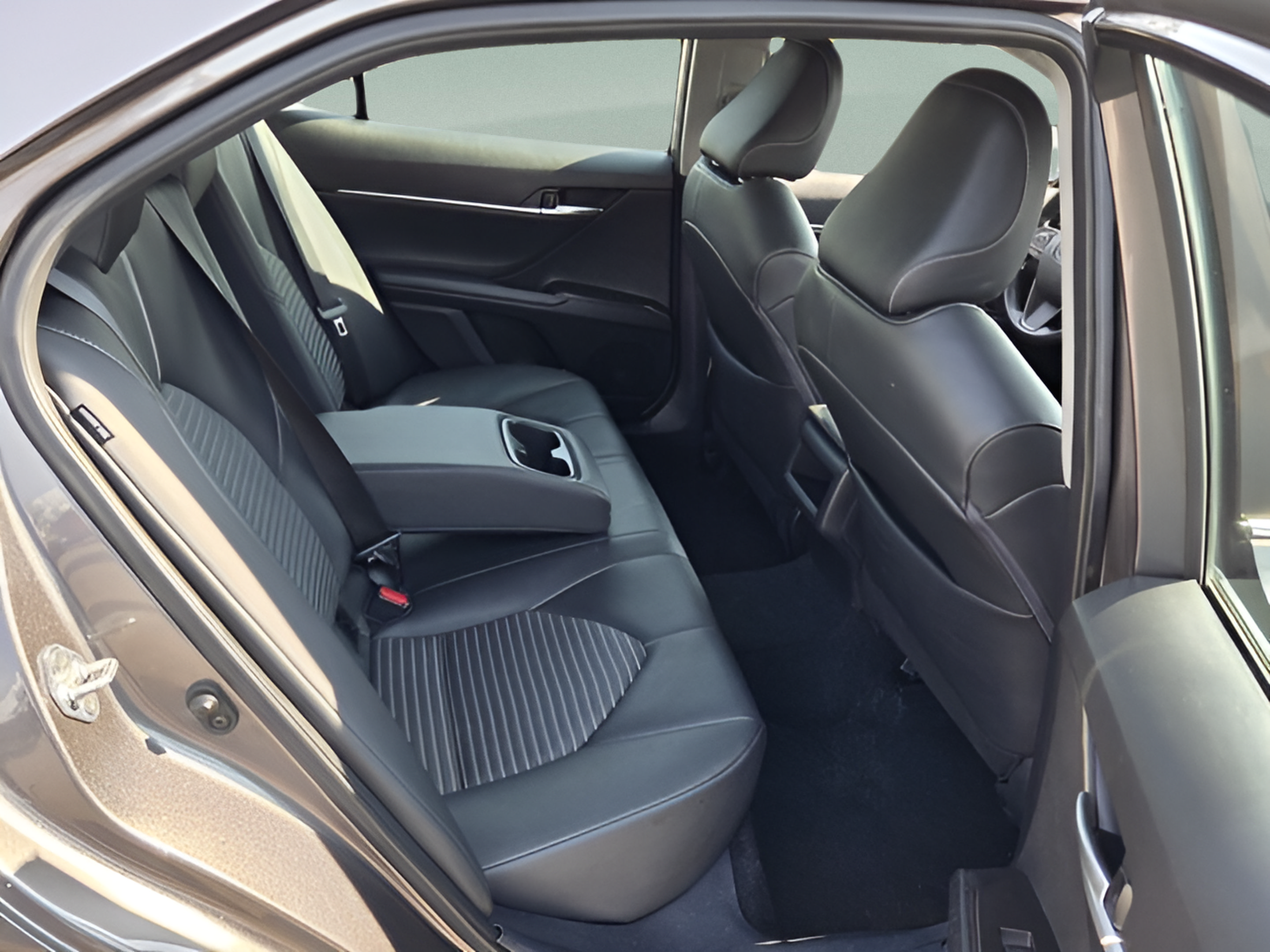 Used 2024 Toyota Camry SE FWD image 14