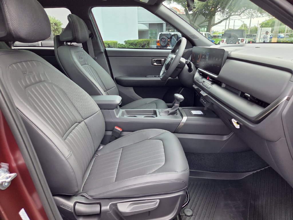 Used 2027 Kia Seltos X-Line S w/ X-Line S Premium Package AWD/4WD image 17