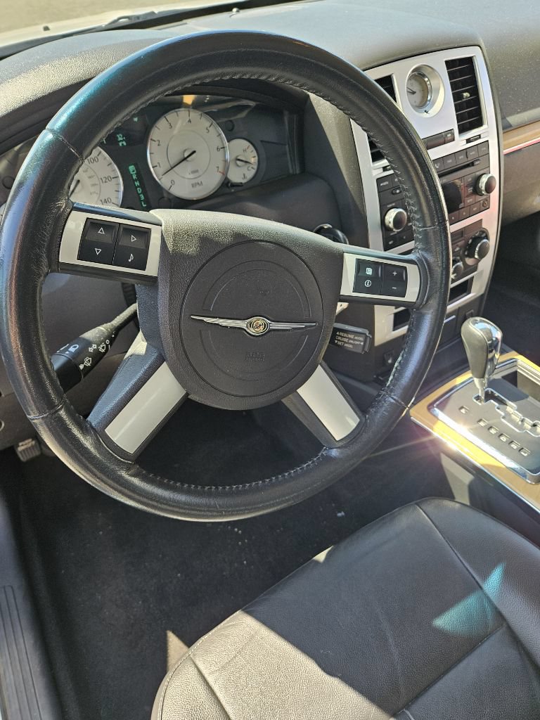 Used 2008 Chrysler 300 Limited RWD image 12