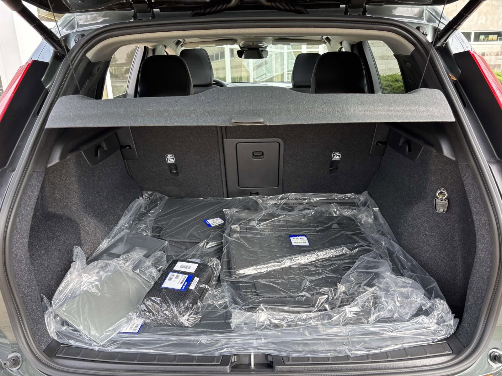 New 2026 Volvo XC40 B5 Ultra w/ Protection Package Premier AWD/4WD image 9