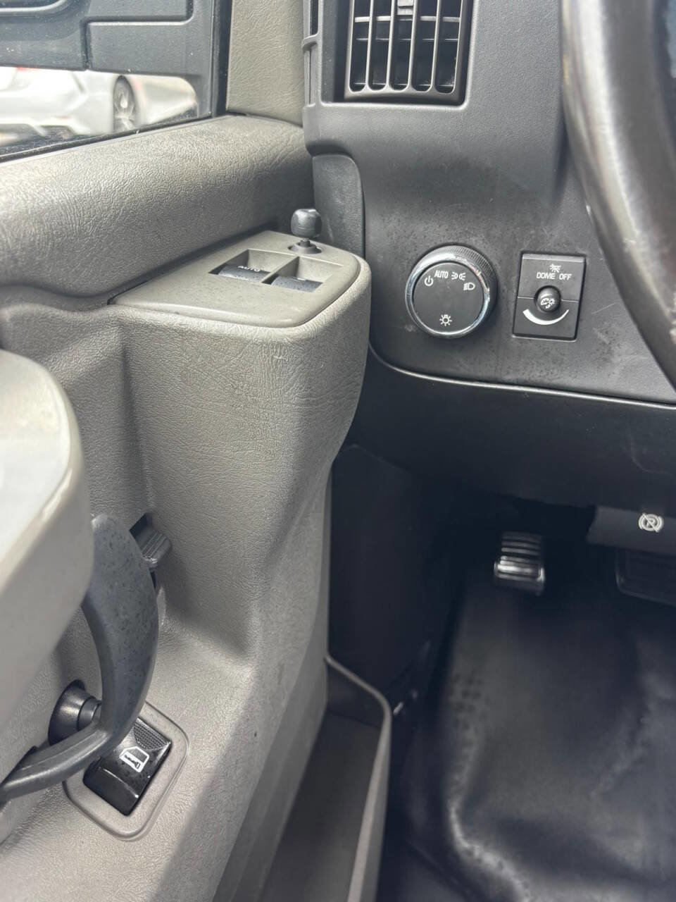 Used 2019 Chevrolet Express 2500 w/ Driver Convenience Package image 29